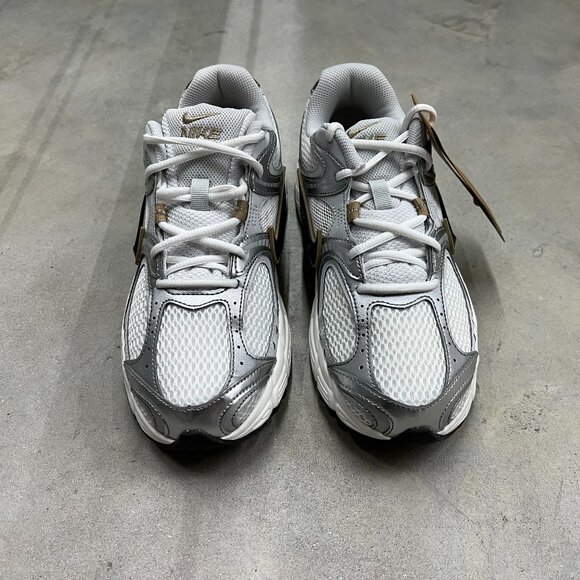 Nike V5 RNR Men's Parachute Beige Metallic Pewter HJ5228-102 - New - Picture 4 of 6